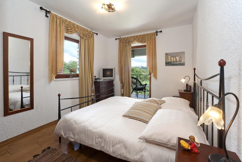 Villa Castello Rausch Valkarin Oda fotoğraf