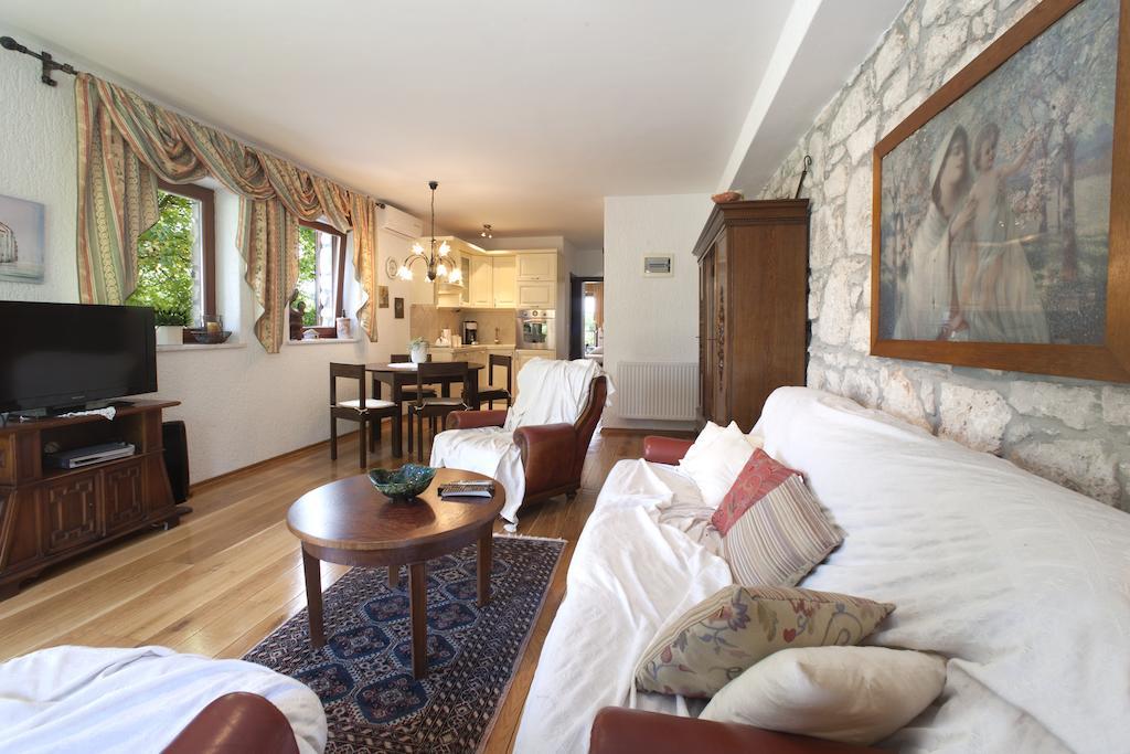 Villa Castello Rausch Valkarin Oda fotoğraf