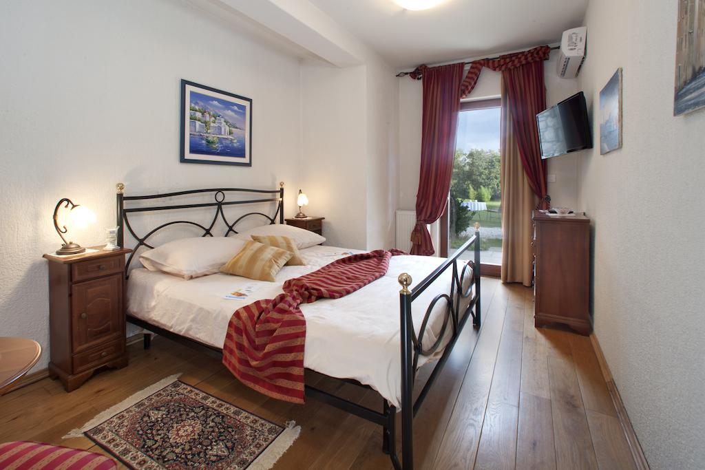 Villa Castello Rausch Valkarin Oda fotoğraf