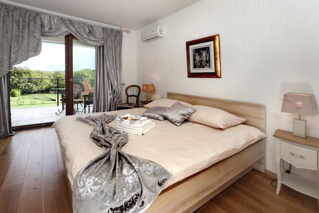 Villa Castello Rausch Valkarin Oda fotoğraf