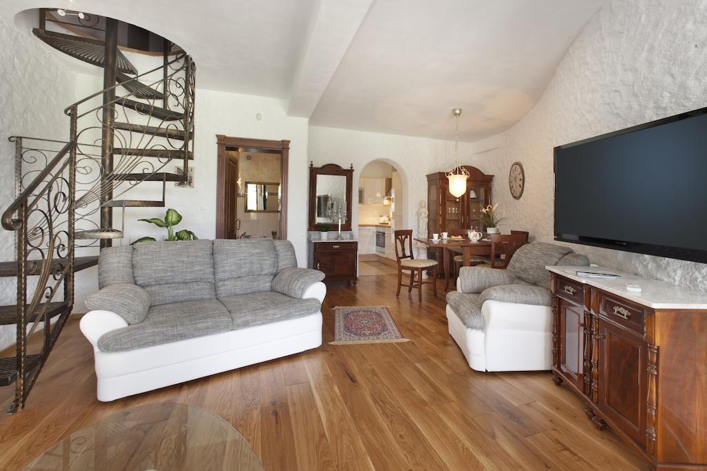 Villa Castello Rausch Valkarin Oda fotoğraf