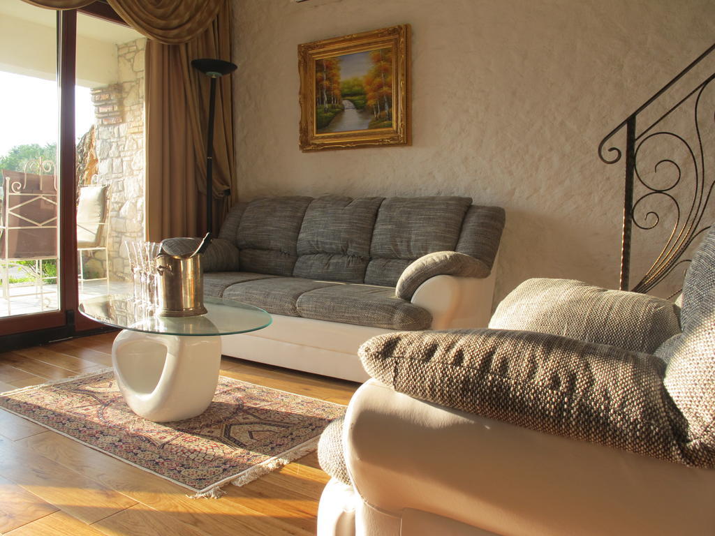 Villa Castello Rausch Valkarin Oda fotoğraf